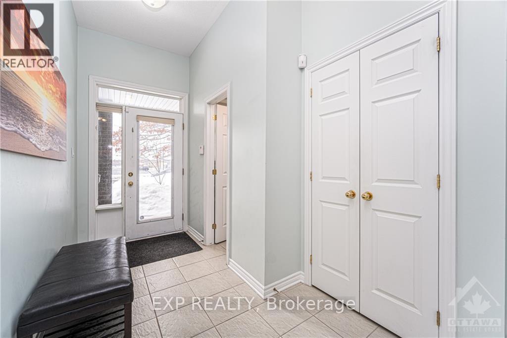 4163 Kelly Farm Drive, Ottawa, Ontario  K1T 4H8 - Photo 3 - X12535492