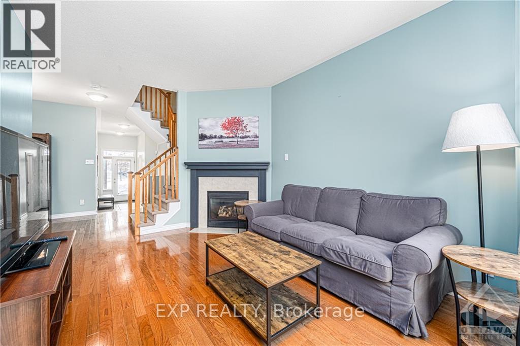 4163 Kelly Farm Drive, Ottawa, Ontario  K1T 4H8 - Photo 4 - X12535492