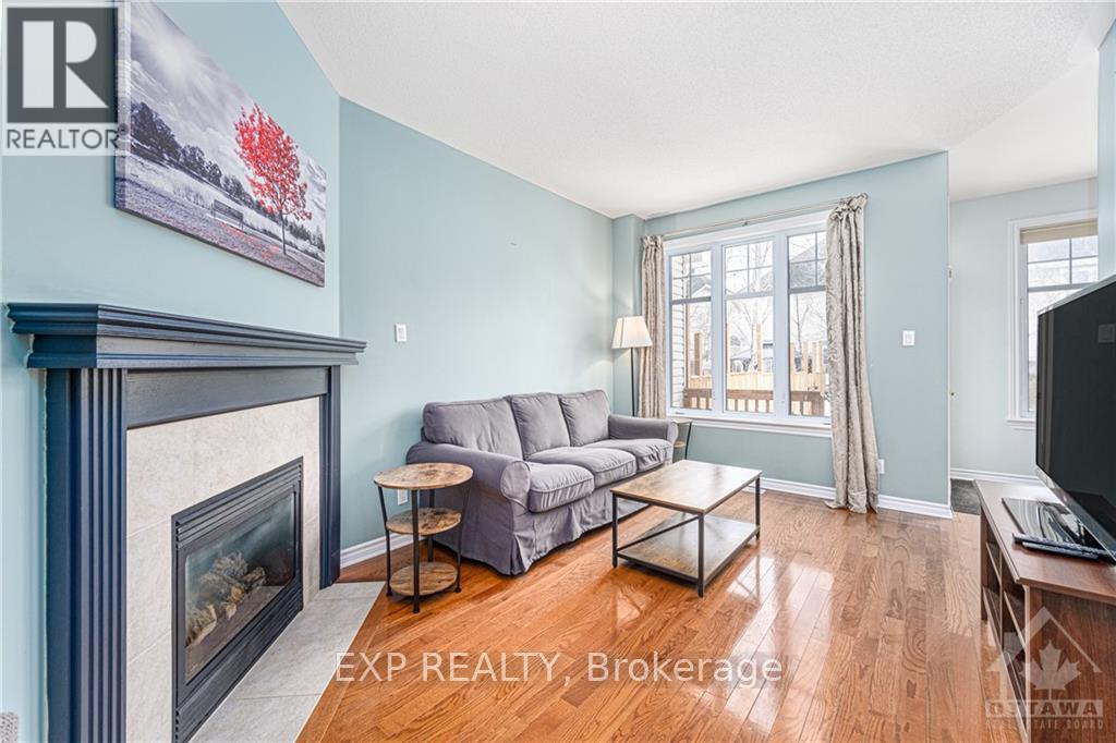 4163 Kelly Farm Drive, Ottawa, Ontario  K1T 4H8 - Photo 5 - X12535492