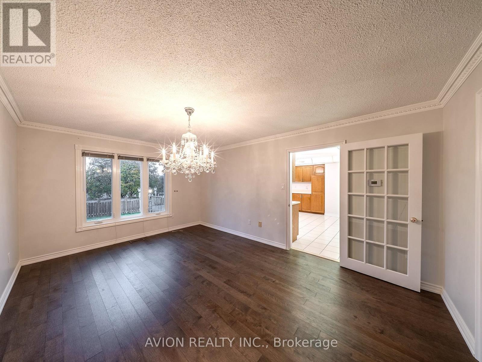 103 Spadina Road, Richmond Hill, Ontario L4B 2Y9 - Photo 11 - N12534938