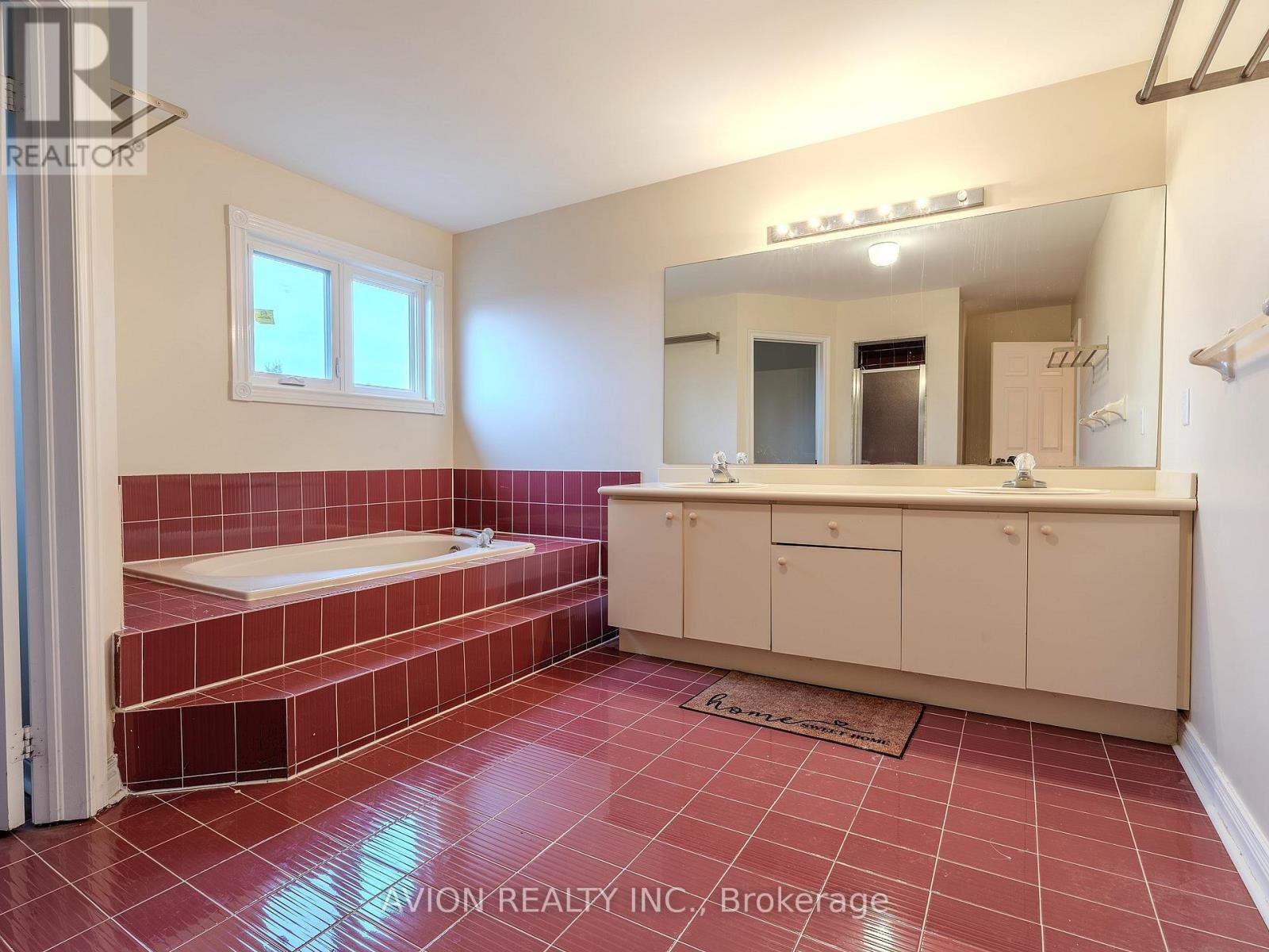 103 Spadina Road, Richmond Hill, Ontario L4B 2Y9 - Photo 25 - N12534938