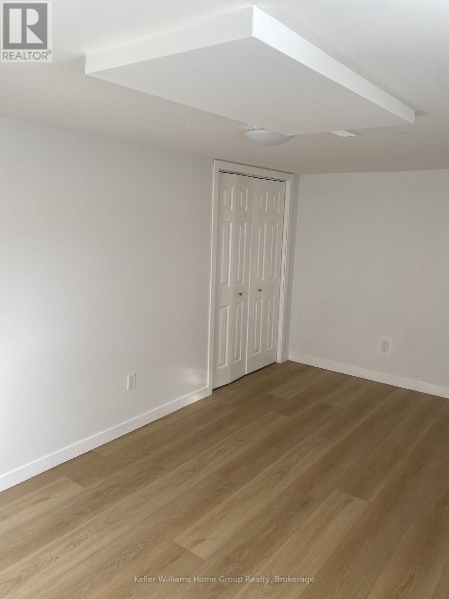 11 Caribou Crescent, Guelph, Ontario  N1E 1E1 - Photo 5 - X12535462