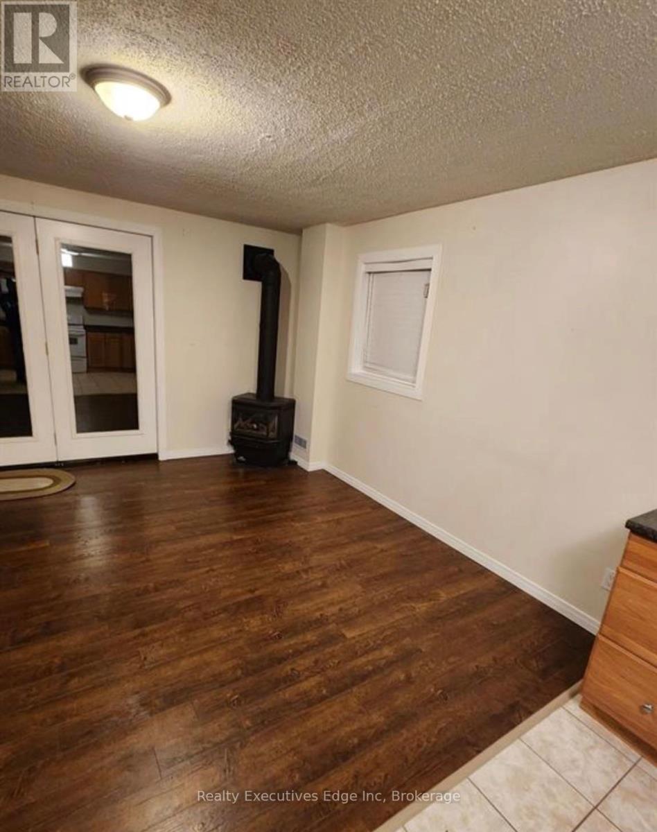 B - 276 Watson Parkway N, Guelph, Ontario  N1E 7J5 - Photo 3 - X12535476