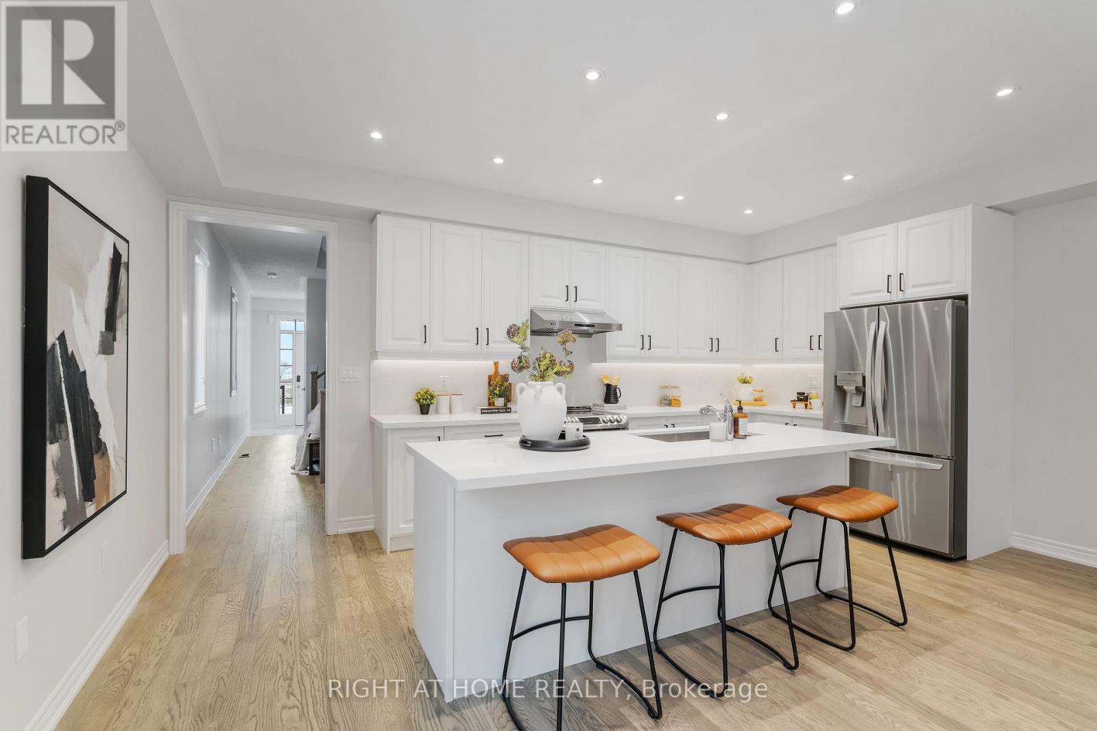 86 Cupples Farm Lane, East Gwillimbury, Ontario  L0G 1M0 - Photo 2 - N12535472