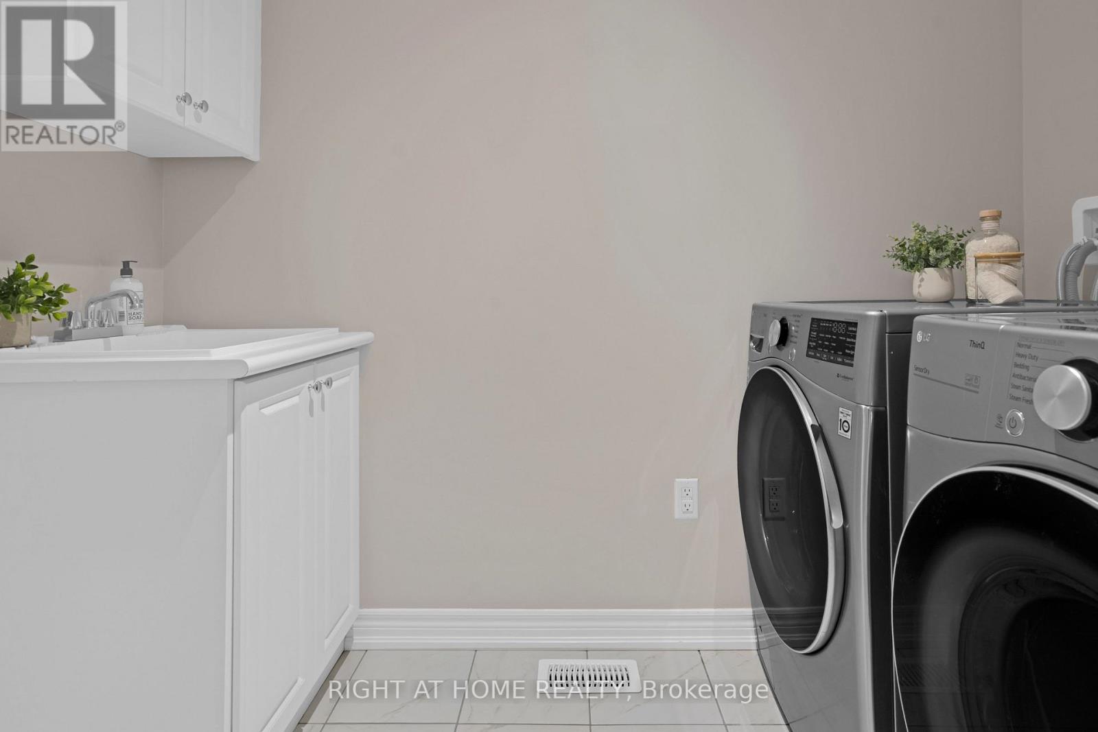 86 Cupples Farm Lane, East Gwillimbury, Ontario  L0G 1M0 - Photo 31 - N12535472