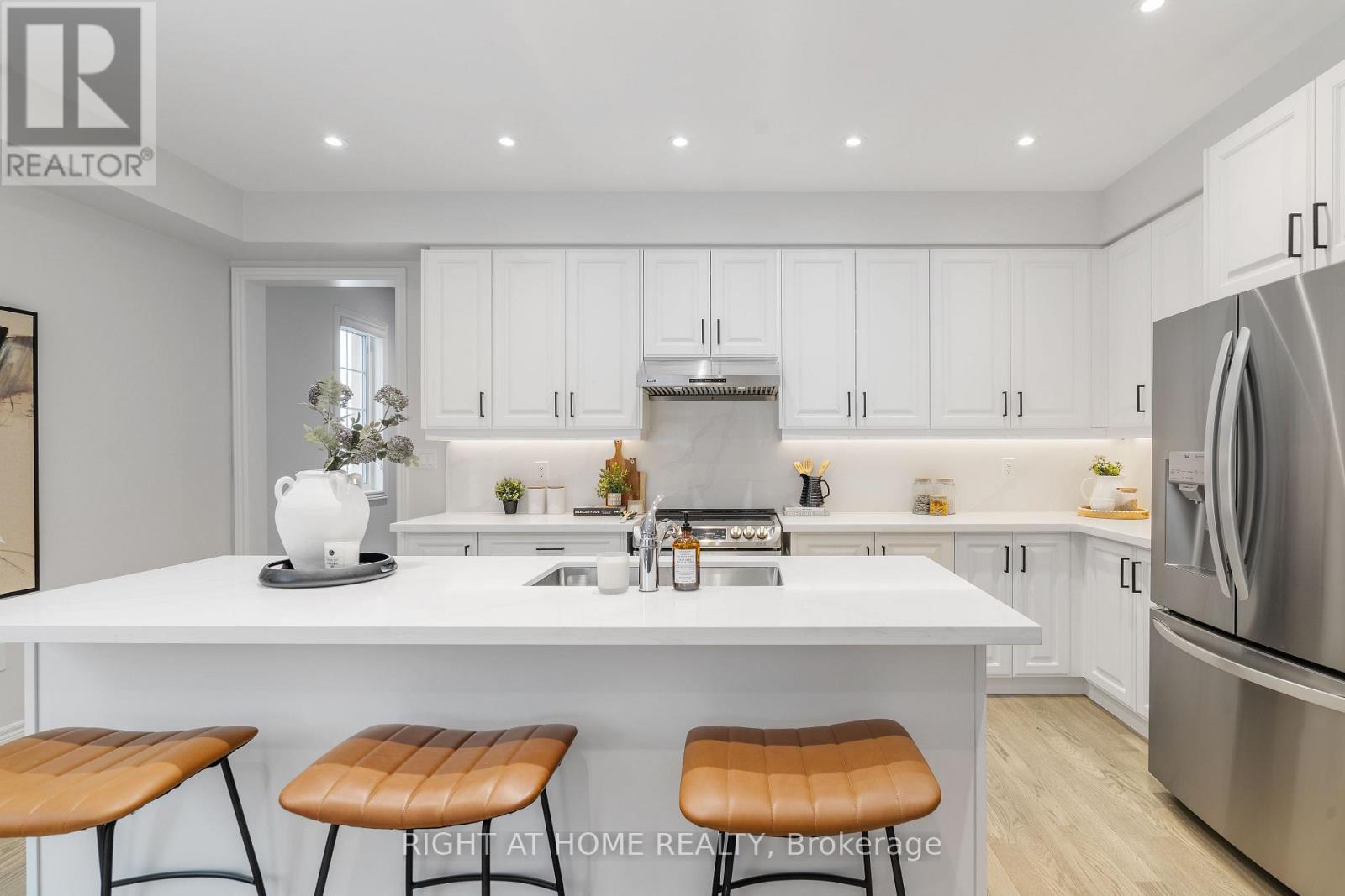 86 Cupples Farm Lane, East Gwillimbury, Ontario  L0G 1M0 - Photo 5 - N12535472