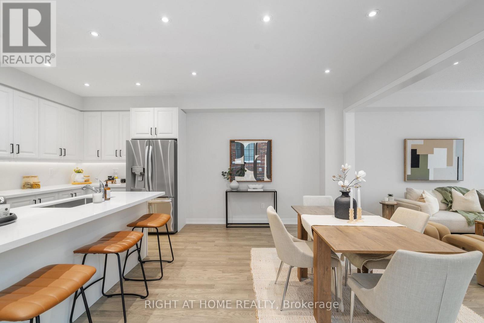 86 Cupples Farm Lane, East Gwillimbury, Ontario  L0G 1M0 - Photo 7 - N12535472