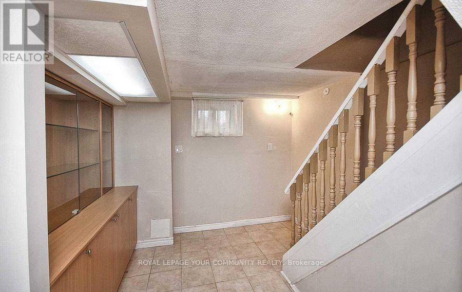 Lower - 25 Rockport Crescent, Richmond Hill, Ontario  L4C 2L5 - Photo 3 - N12535488