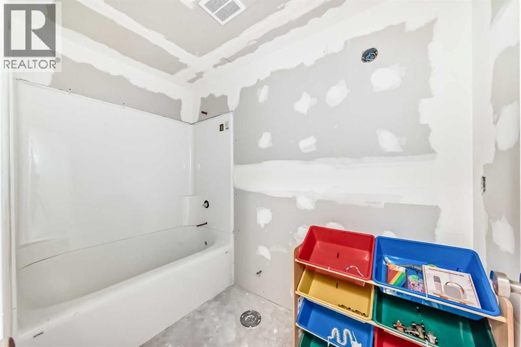 820 Hampshire Crescent Ne, High River, Alberta  T1V 0E4 - Photo 37 - A2239853