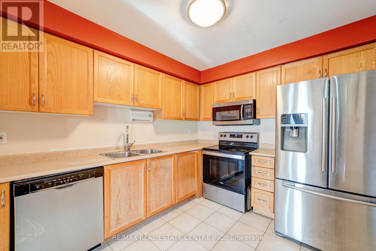 28 - 525 Novo Star Drive, Mississauga, Ontario  L5W 1X8 - Photo 10 - W12535466