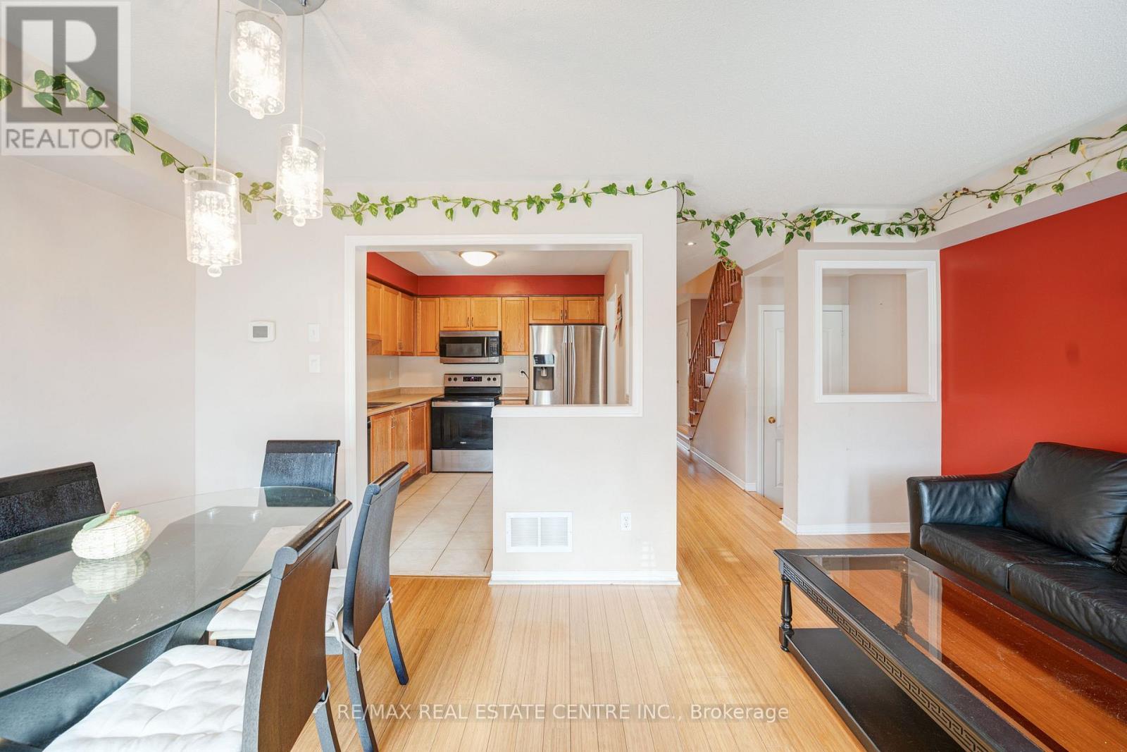 28 - 525 Novo Star Drive, Mississauga, Ontario  L5W 1X8 - Photo 7 - W12535466