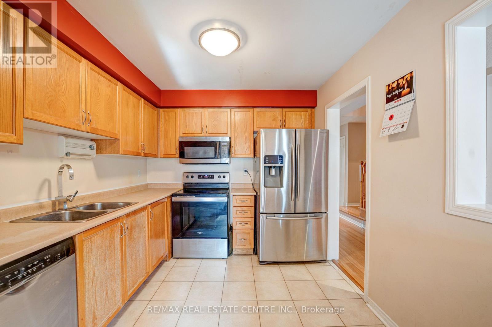 28 - 525 Novo Star Drive, Mississauga, Ontario  L5W 1X8 - Photo 8 - W12535466