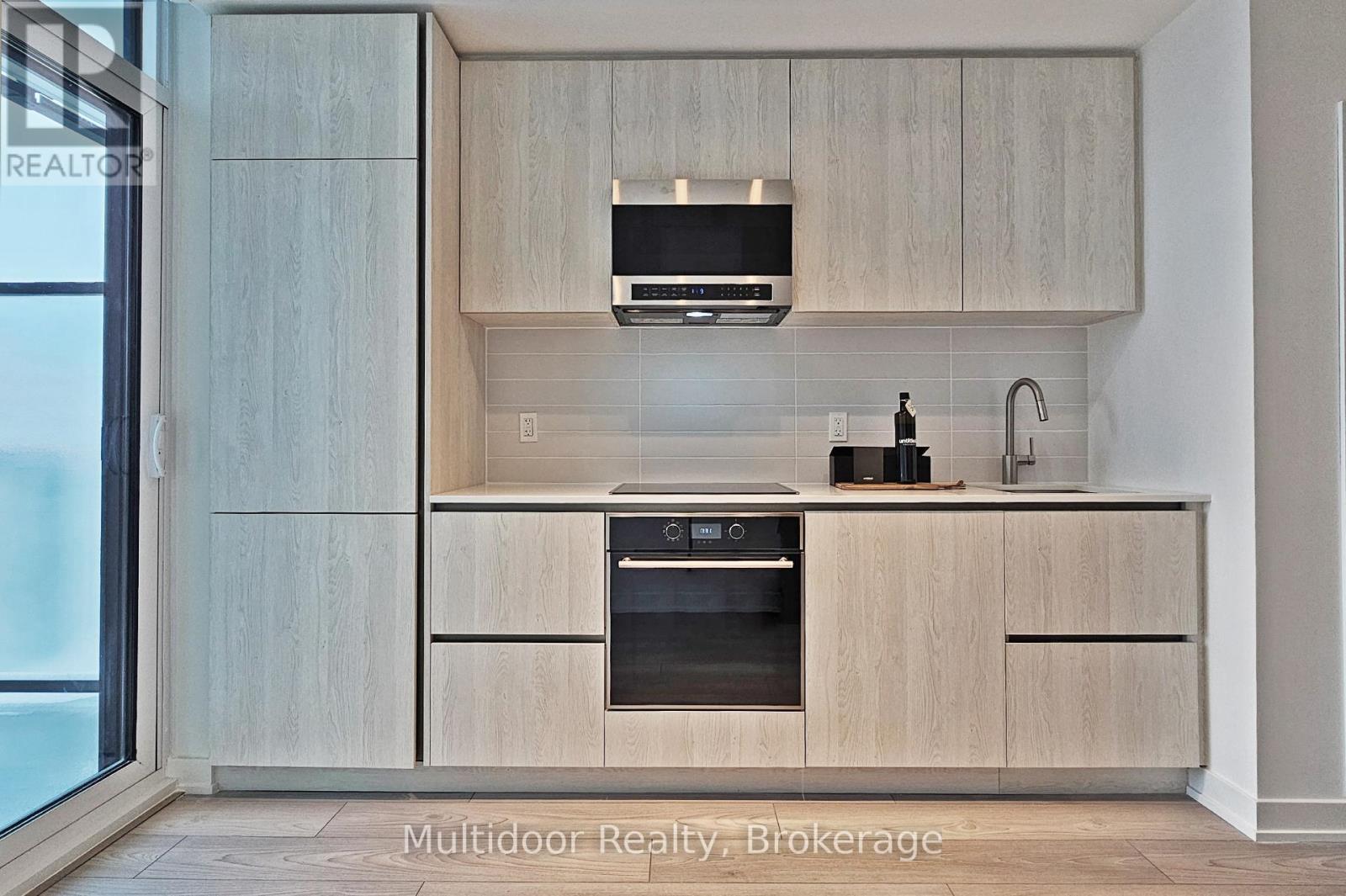 1611 - 120 Broadway Avenue, Toronto, Ontario  M4P 1V7 - Photo 2 - C12535496