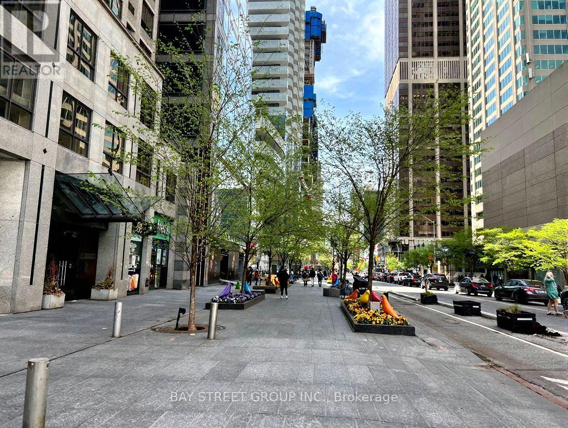 307 - 55 Bloor Street E, Toronto, Ontario  M4W 3W6 - Photo 3 - C12535500