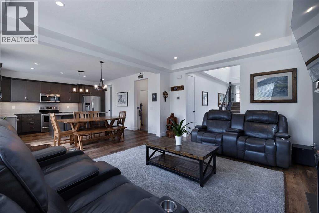 197 Windford Rise Sw, Airdrie, Alberta  T4B 3Z8 - Photo 3 - A2223062