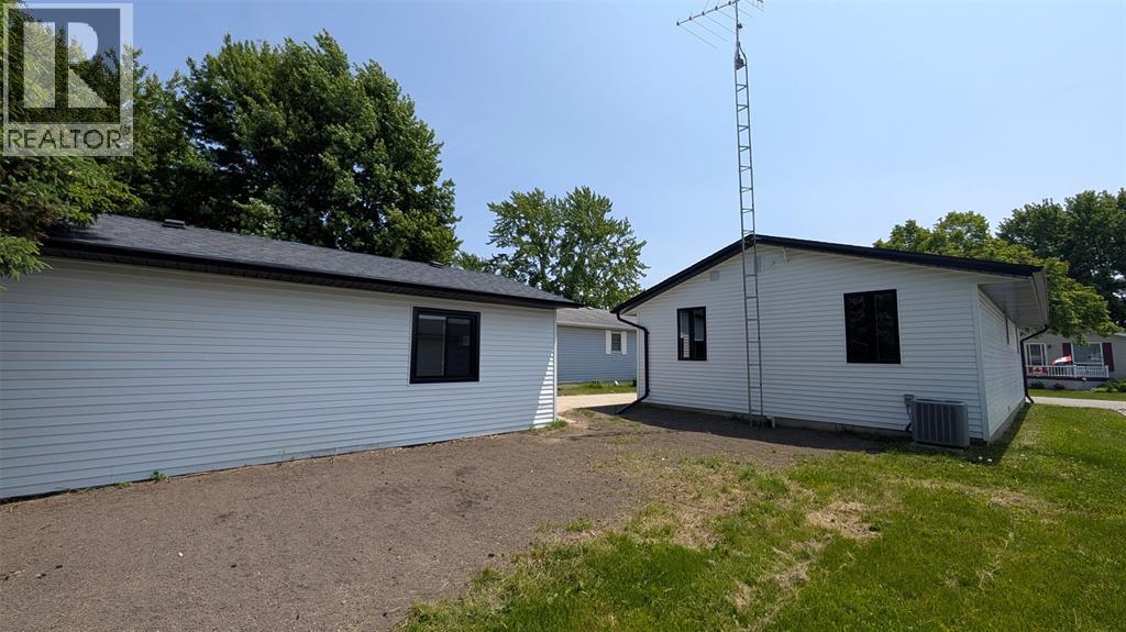 2761 Oil Heritage Road Unit# 20, Oil Springs, Ontario  N0N 1P0 - Photo 4 - 25013901