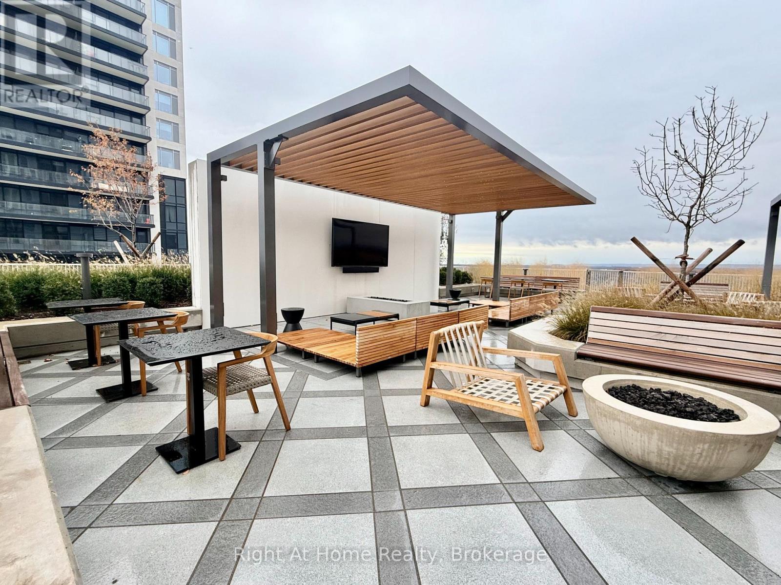 1609 - 3240 William Coltson Avenue, Oakville, Ontario  L6H 8C8 - Photo 47 - W12535518