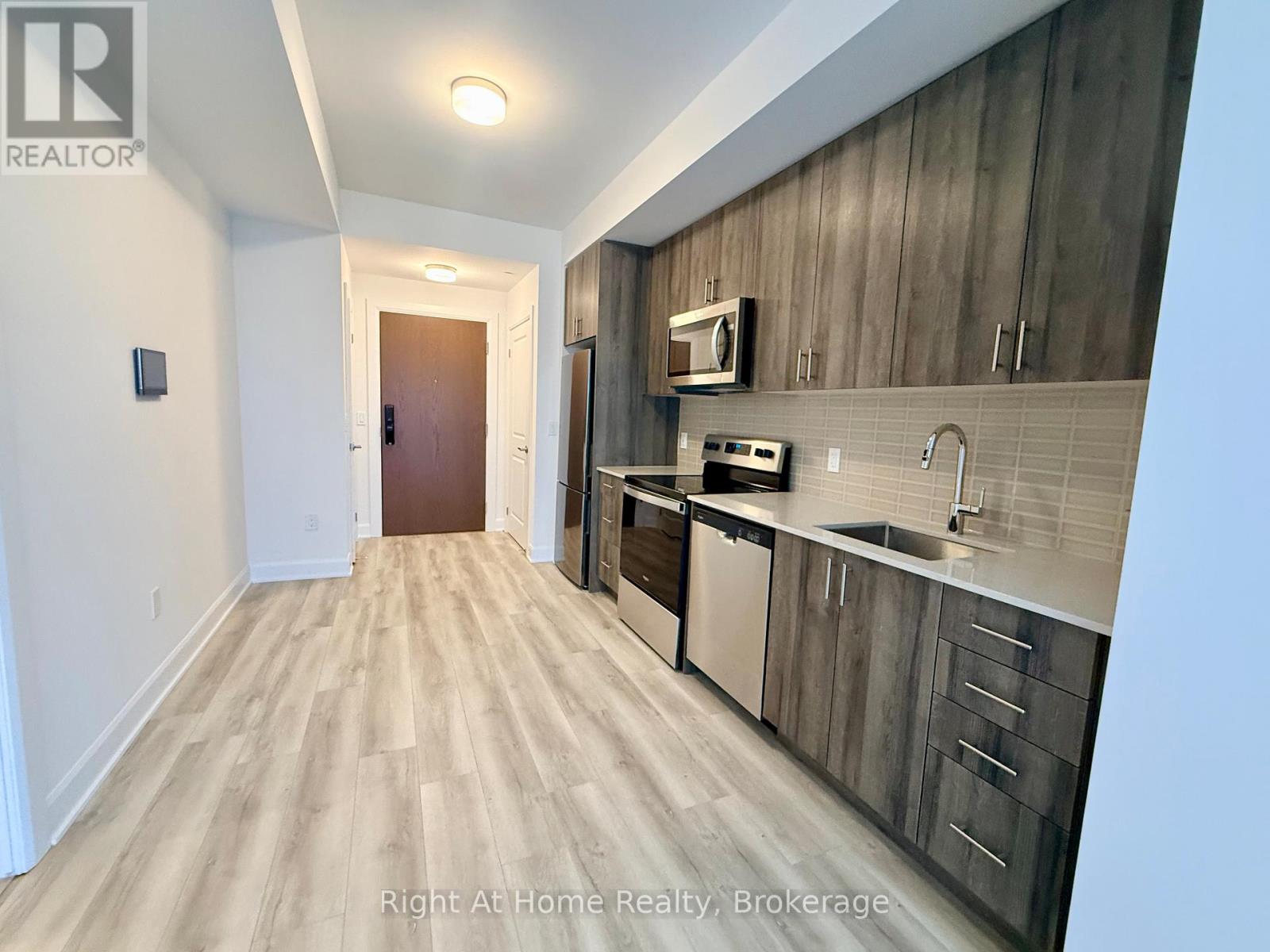 1609 - 3240 William Coltson Avenue, Oakville, Ontario  L6H 8C8 - Photo 5 - W12535518