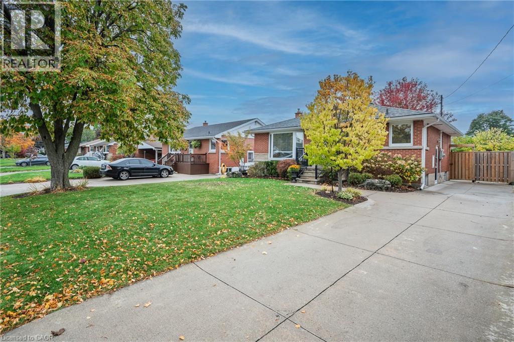 30 Wildewood Avenue, Hamilton, Ontario  L8T 1X3 - Photo 2 - 40781487