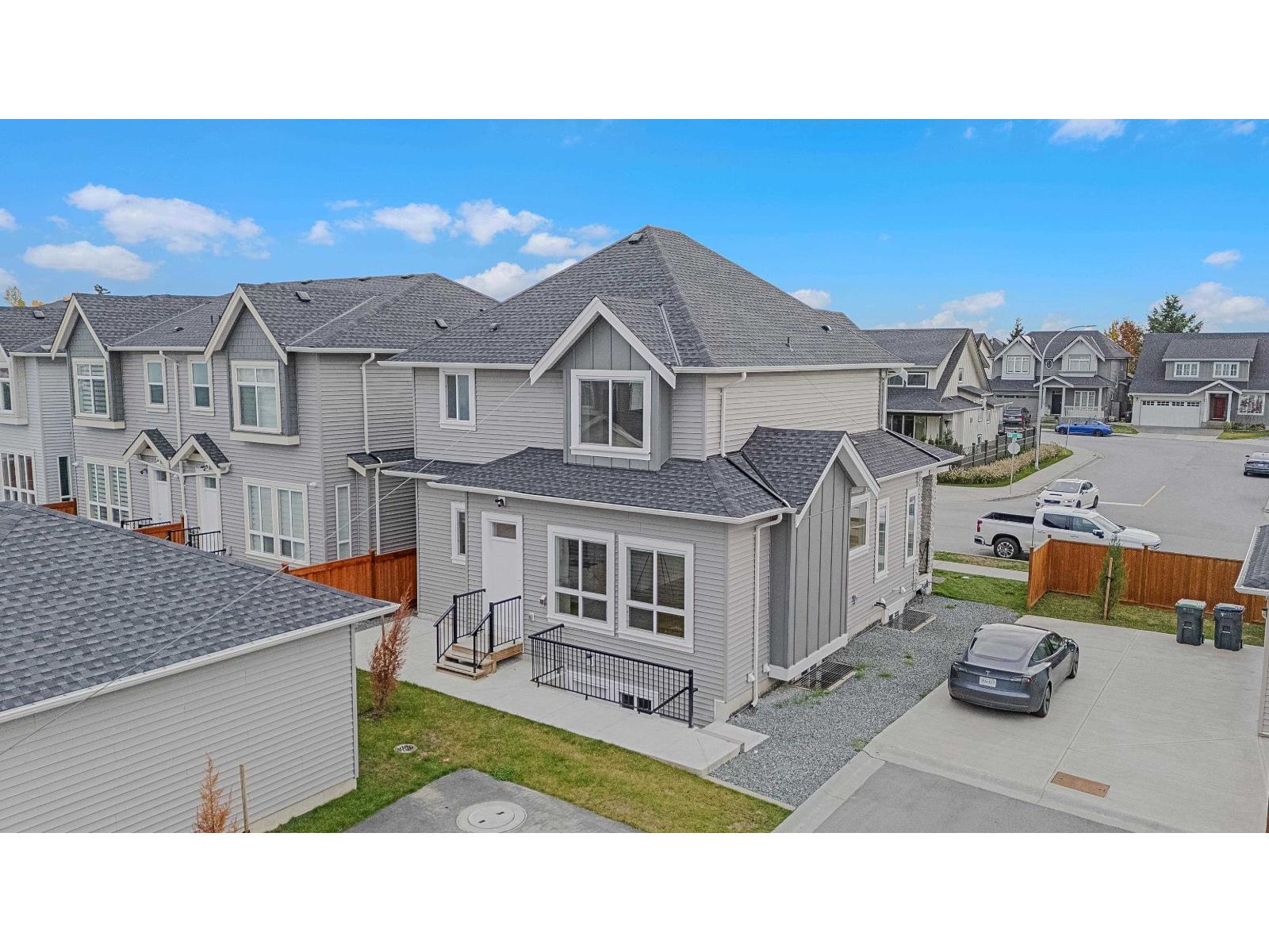 19631 74 Avenue, Langley, British Columbia  V2Y 3R5 - Photo 3 - R3065687