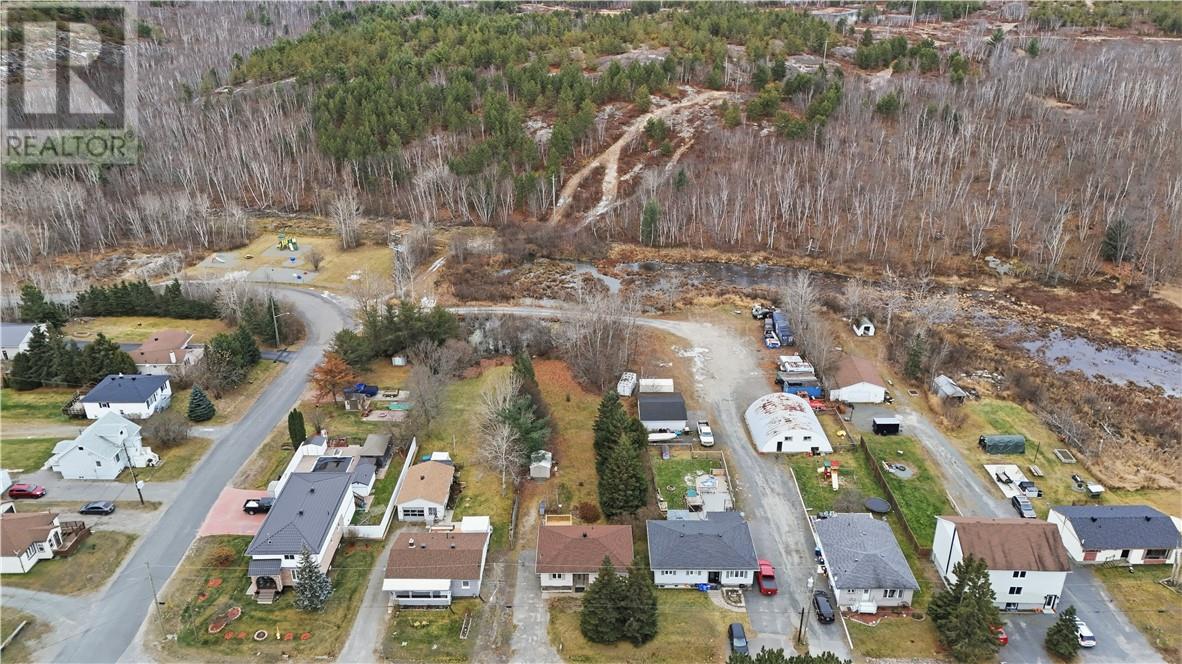 1645 Wendy Street, Val Caron, Ontario  P3N 1L9 - Photo 17 - 2125601