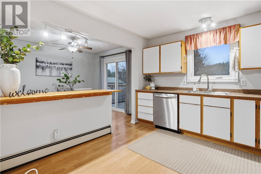 1645 Wendy Street, Val Caron, Ontario  P3N 1L9 - Photo 4 - 2125601