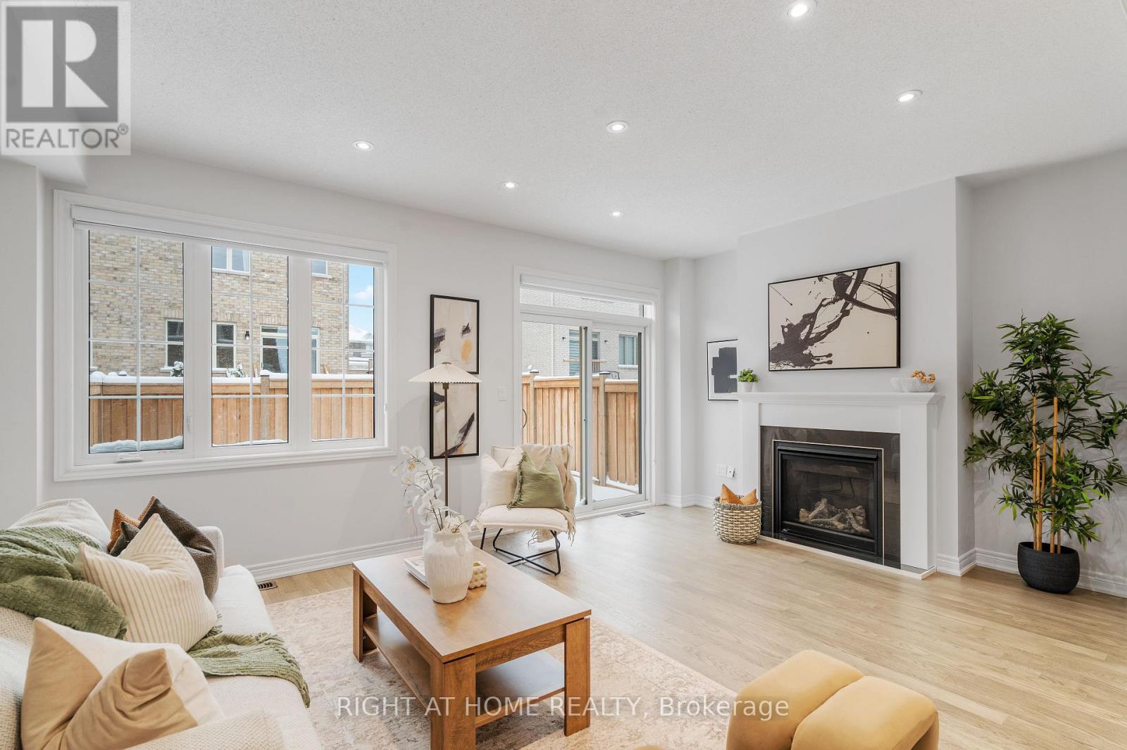 86 Cupples Farm Lane, East Gwillimbury, Ontario  L0G 1S0 - Photo 10 - N12535520