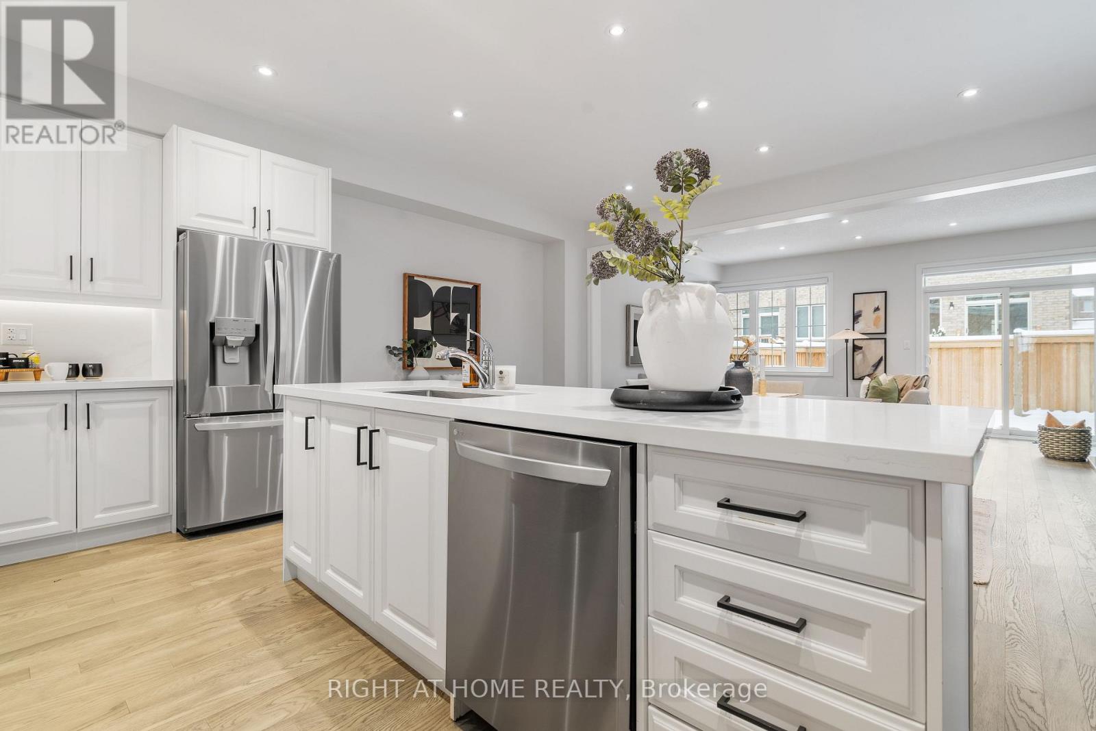 86 Cupples Farm Lane, East Gwillimbury, Ontario  L0G 1S0 - Photo 19 - N12535520