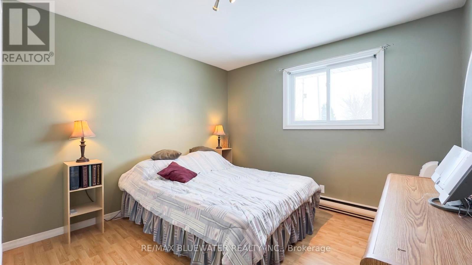 40204 Huron Street E, South Huron, Ontario N0M 1S5 - Photo 12 - X12535572