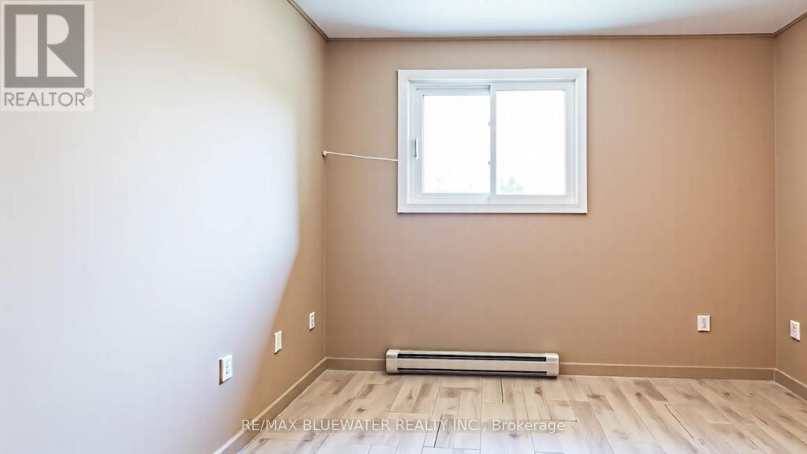 40204 Huron Street E, South Huron, Ontario N0M 1S5 - Photo 14 - X12535572