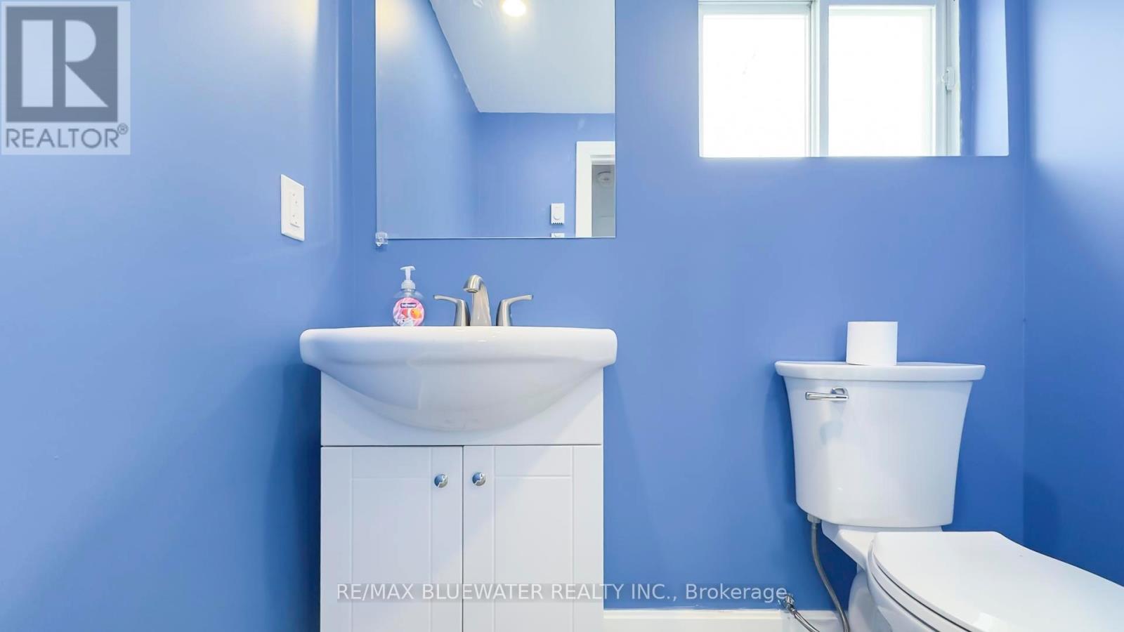 40204 Huron Street E, South Huron, Ontario N0M 1S5 - Photo 21 - X12535572