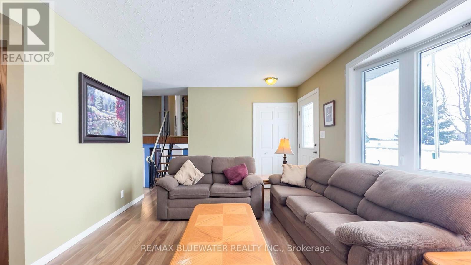 40204 Huron Street E, South Huron, Ontario N0M 1S5 - Photo 6 - X12535572