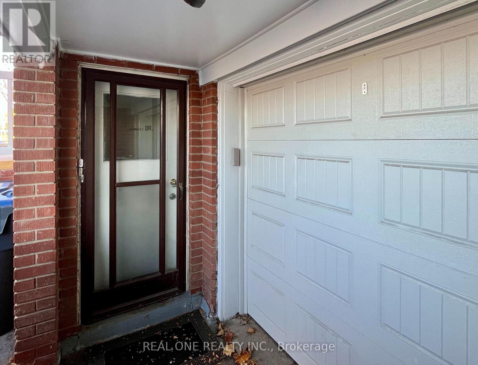 Lower - 3487 Ellengale Drive, Mississauga, Ontario L5C 1Z8 - Photo 2 - W12535504