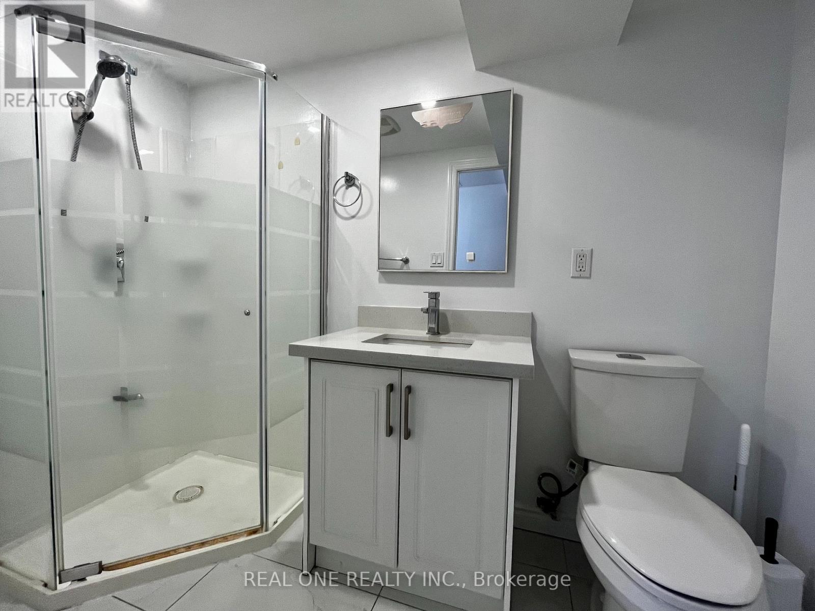 Lower - 3487 Ellengale Drive, Mississauga, Ontario L5C 1Z8 - Photo 8 - W12535504