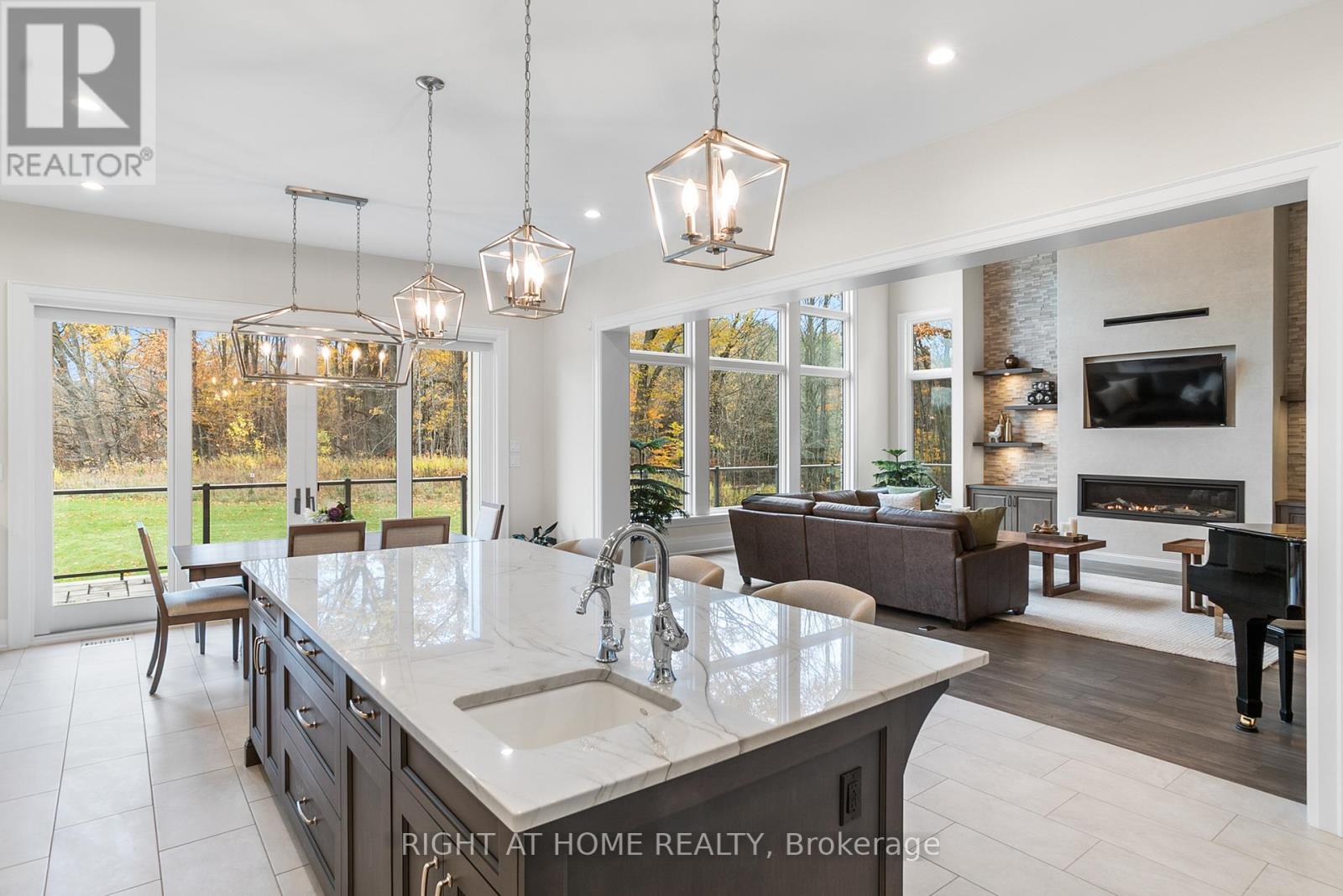 2606 Harvestmoon Lane, Burlington, Ontario  L7P 0N5 - Photo 14 - W12535506