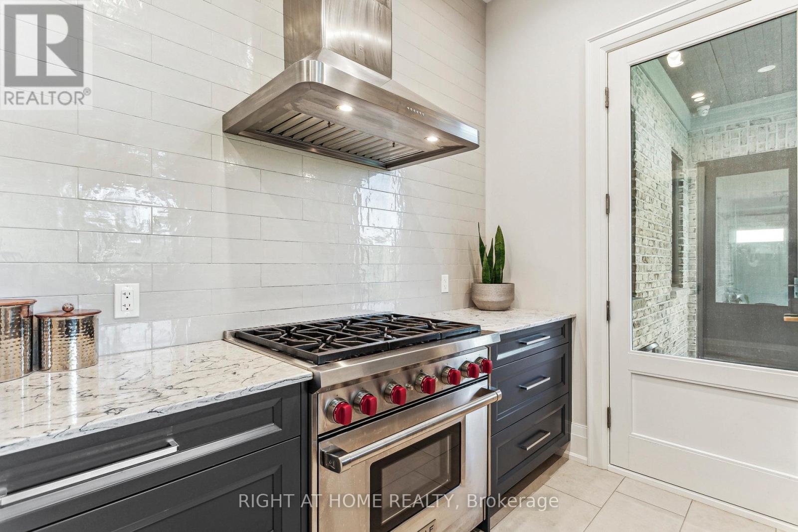 2606 Harvestmoon Lane, Burlington, Ontario  L7P 0N5 - Photo 20 - W12535506