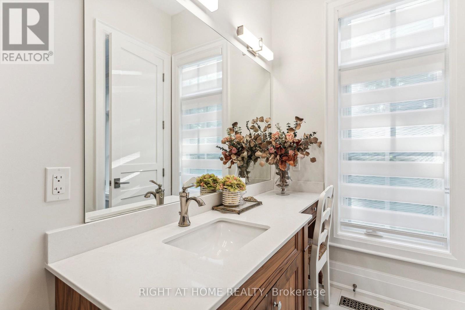 2606 Harvestmoon Lane, Burlington, Ontario  L7P 0N5 - Photo 27 - W12535506