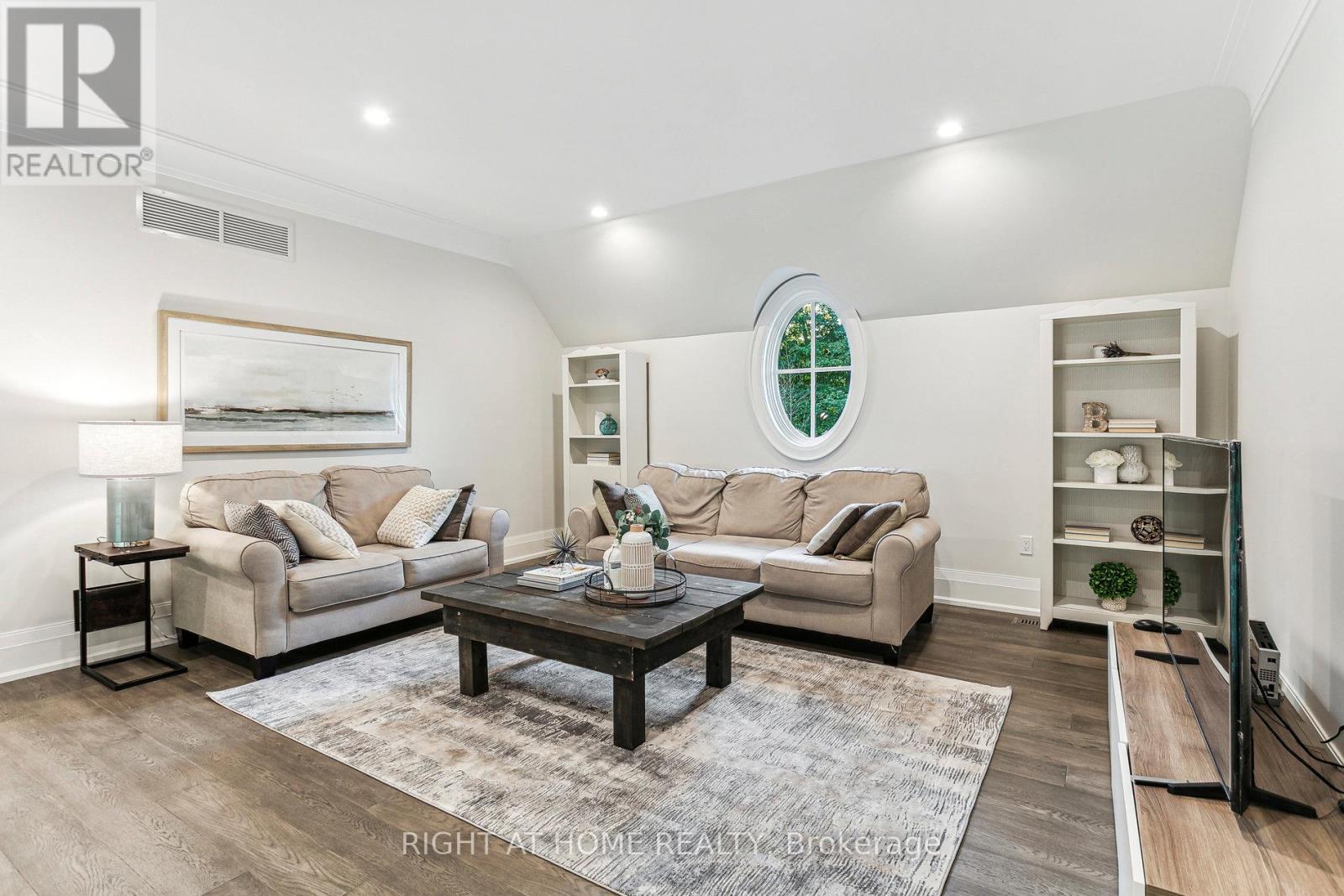 2606 Harvestmoon Lane, Burlington, Ontario  L7P 0N5 - Photo 36 - W12535506