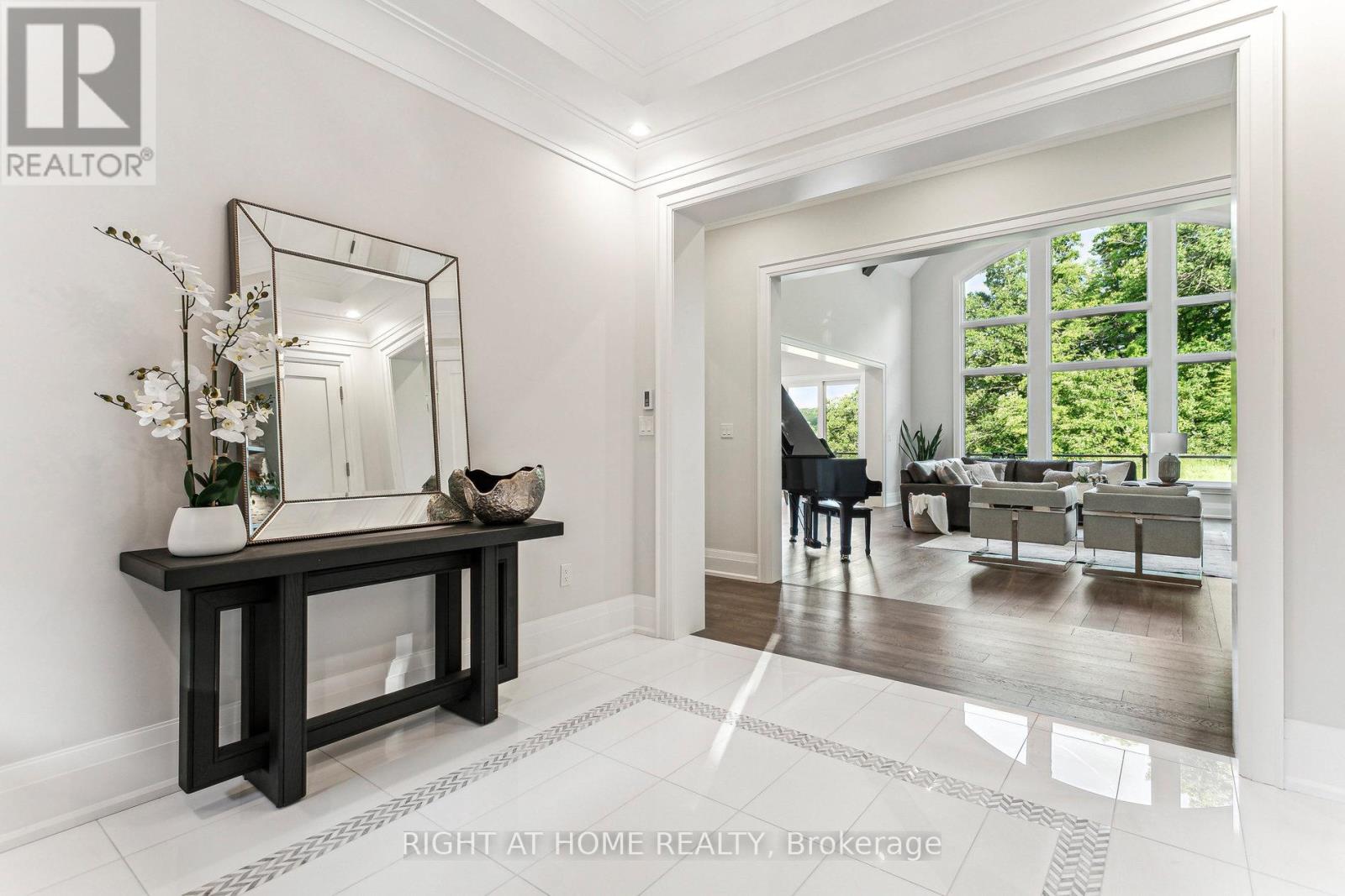 2606 Harvestmoon Lane, Burlington, Ontario  L7P 0N5 - Photo 4 - W12535506