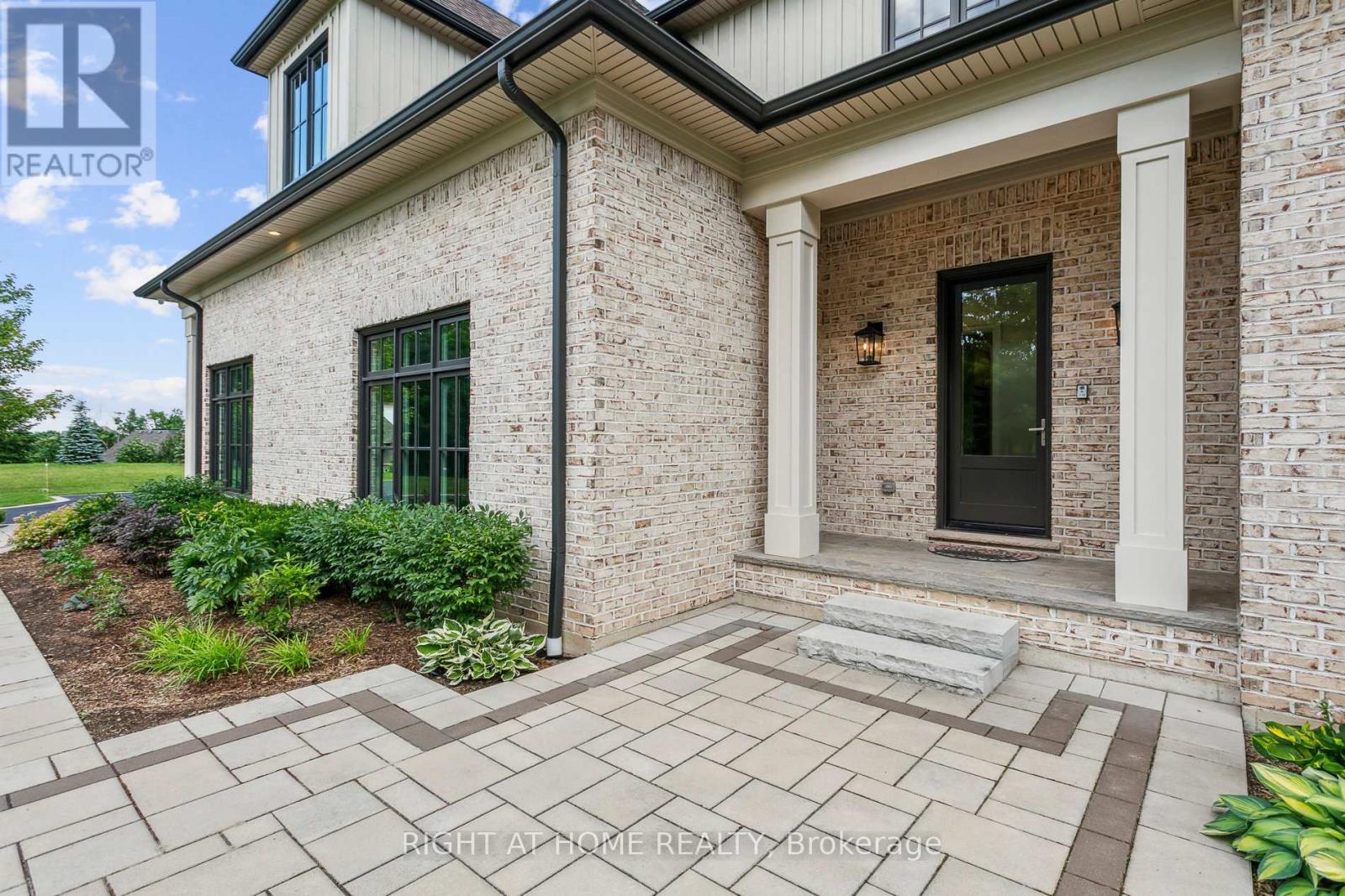 2606 Harvestmoon Lane, Burlington, Ontario  L7P 0N5 - Photo 44 - W12535506