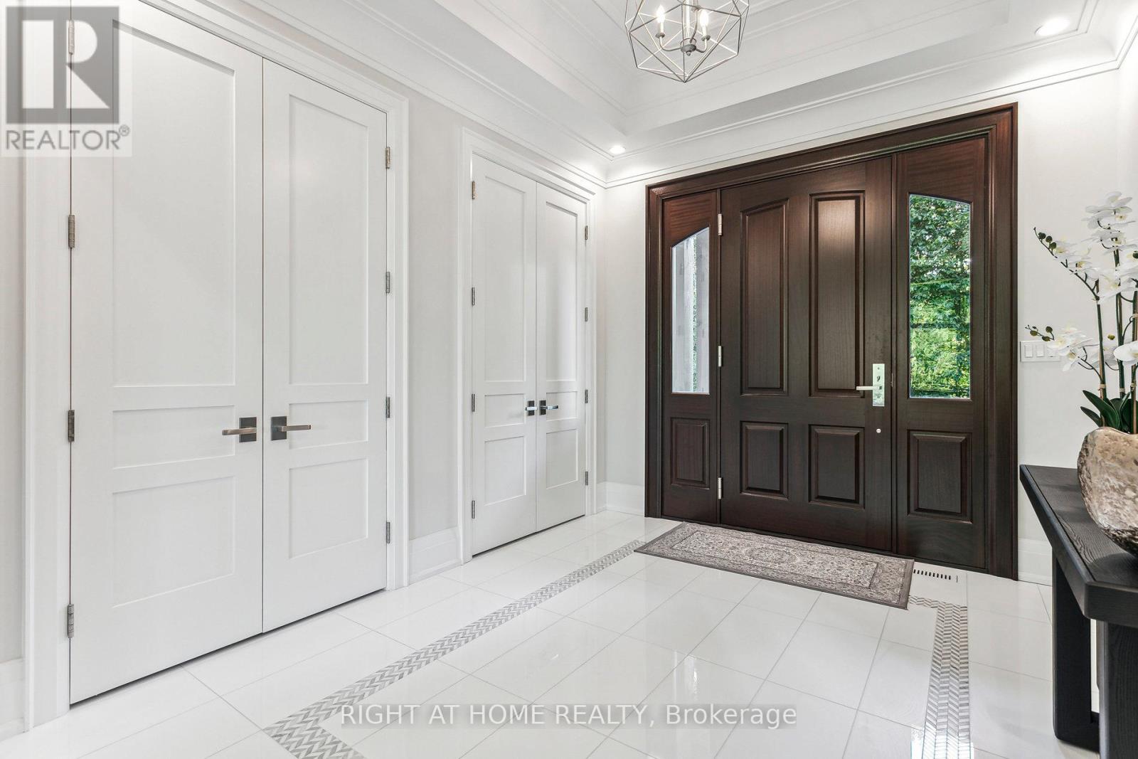 2606 Harvestmoon Lane, Burlington, Ontario  L7P 0N5 - Photo 5 - W12535506