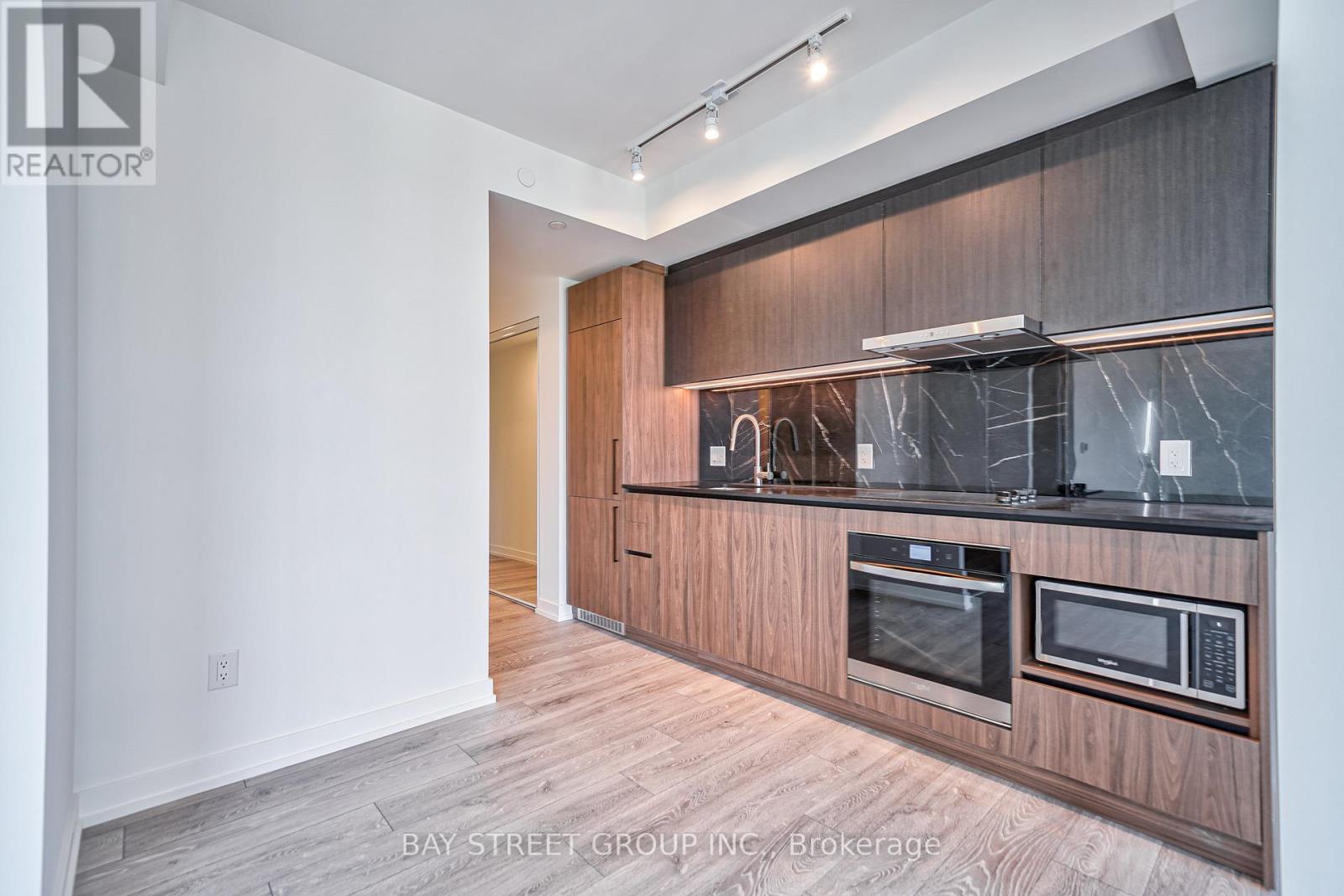 812 - 1100 Sheppard Avenue W, Toronto, Ontario M3K 0E4 - Photo 10 - W12535514