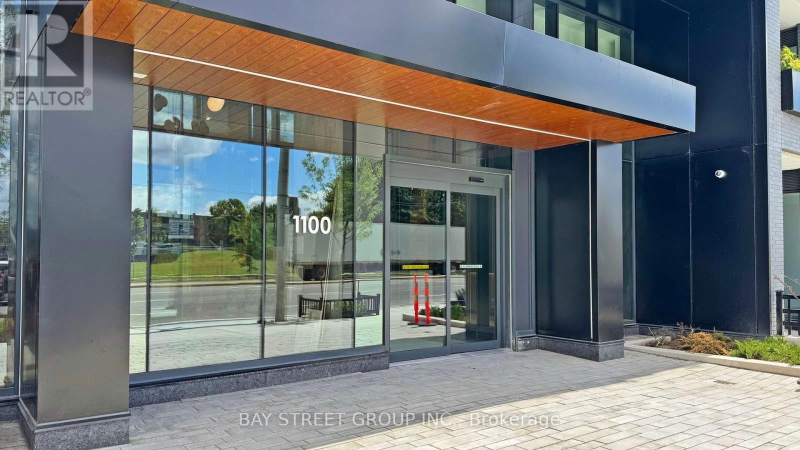 812 - 1100 Sheppard Avenue W, Toronto, Ontario M3K 0E4 - Photo 2 - W12535514