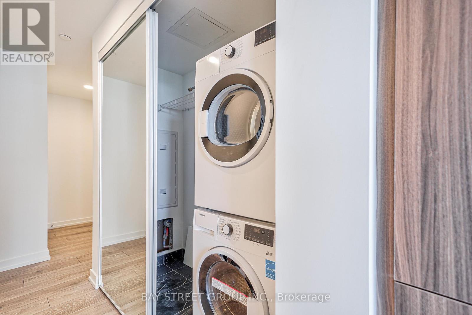 812 - 1100 Sheppard Avenue W, Toronto, Ontario M3K 0E4 - Photo 5 - W12535514