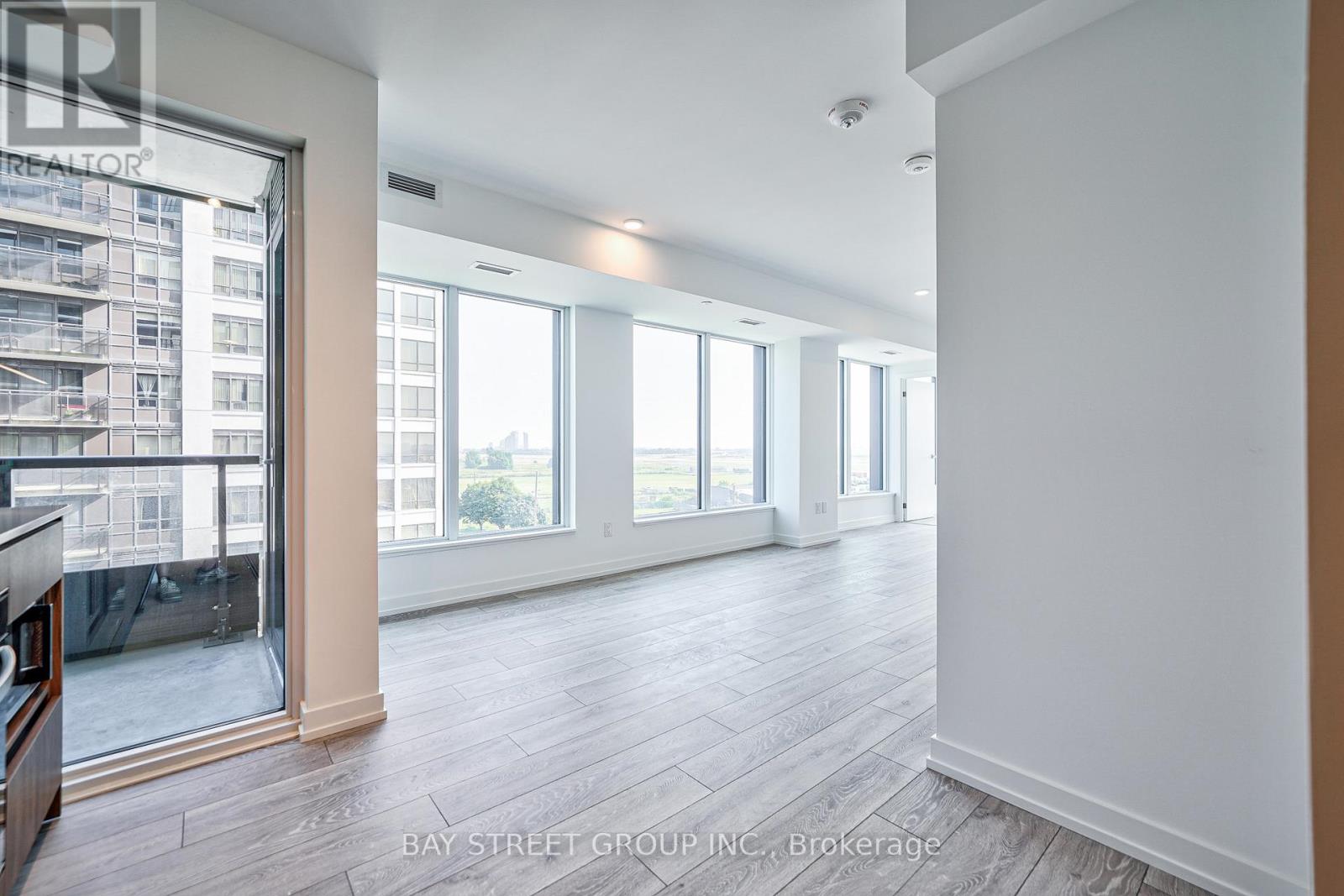 812 - 1100 Sheppard Avenue W, Toronto, Ontario M3K 0E4 - Photo 9 - W12535514