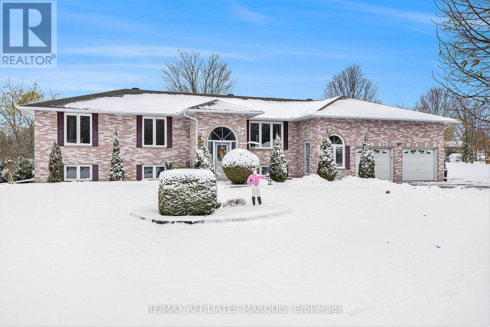 8 Davis Lane, Rideau Lakes, Ontario  K7A 4S5 - Photo 1 - X12535532