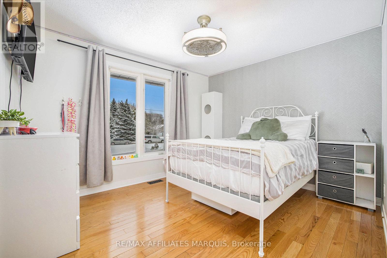 8 Davis Lane, Rideau Lakes, Ontario  K7A 4S5 - Photo 12 - X12535532