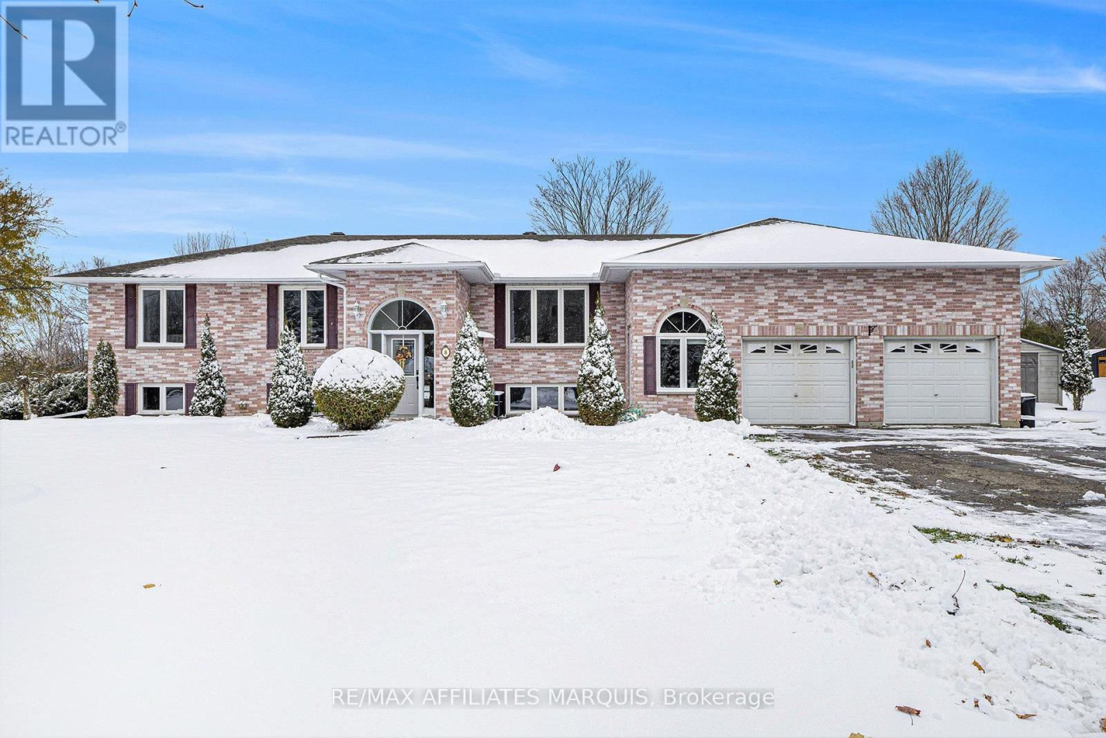 8 Davis Lane, Rideau Lakes, Ontario  K7A 4S5 - Photo 2 - X12535532