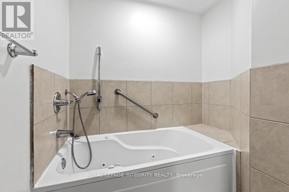 498 Sandhamn Private, Ottawa, Ontario  K1T 2Z6 - Photo 19 - X12535552