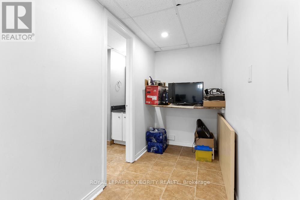 498 Sandhamn Private, Ottawa, Ontario  K1T 2Z6 - Photo 33 - X12535552